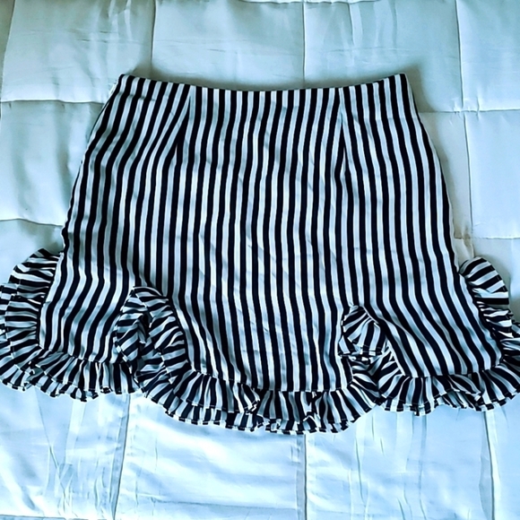 Navy Blue and White Striped Mini Skirt by Caren forbes 🌴 - Picture 1 of 4